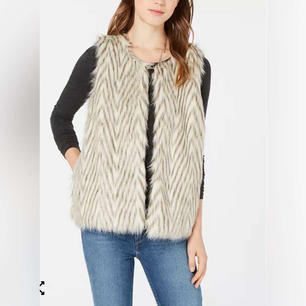 NWT - Faux Fur Vest Ivory/Taupe